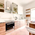 Lovely Apartment In Rome - Volturno